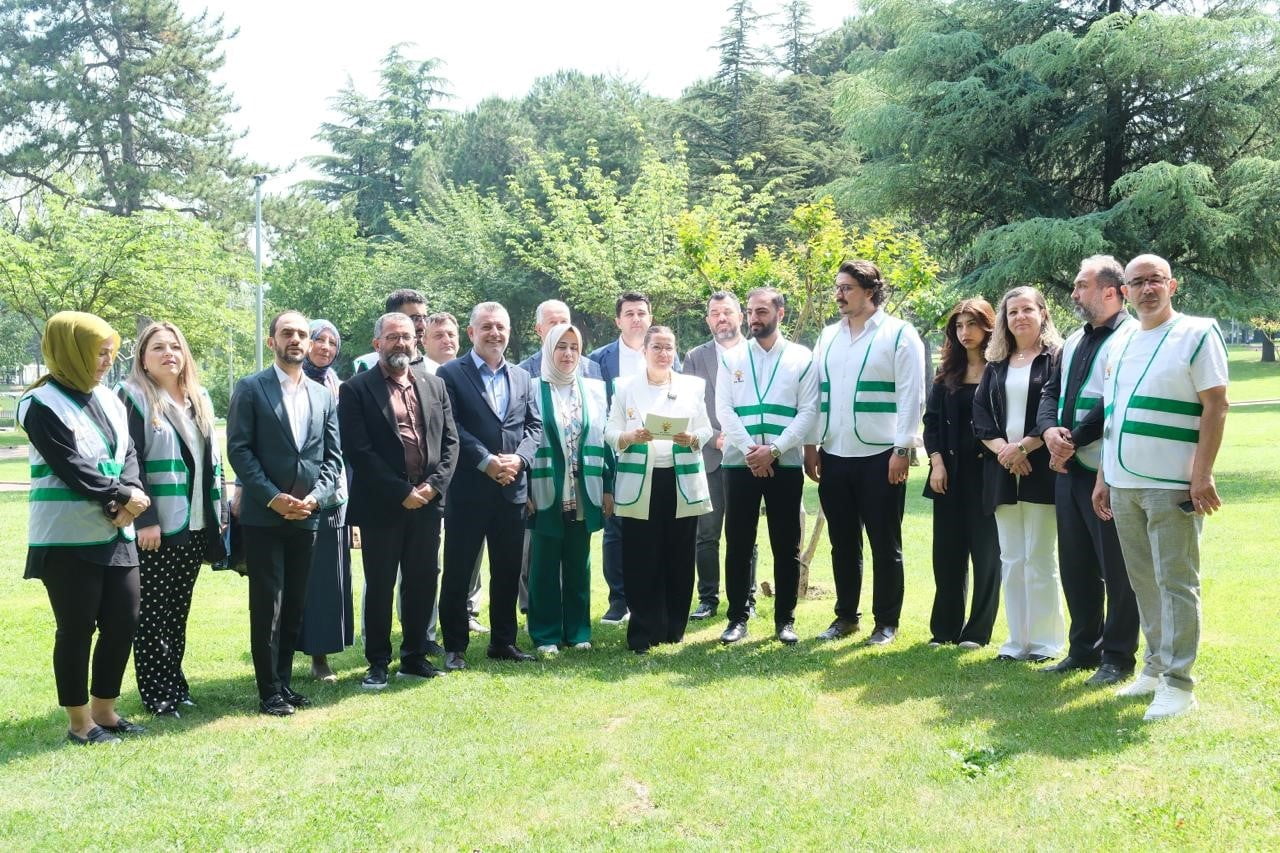 AK PARTİ BURSA İL TEŞKİLATI, ÇEVRENİN KORUNMASININ İNSANLIĞIN ORTAK SORUMLULUĞU OLDUĞUNU...