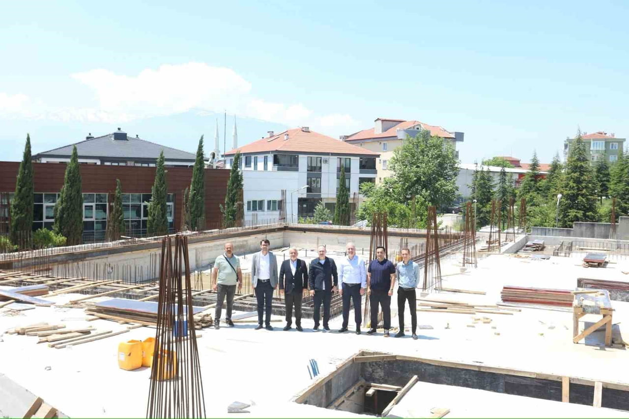 AK PARTİ BURSA MİLLETVEKİLİ AYHAN SALMAN, GENÇLİK VE SPOR BAKANLIĞI YATIRIM VE İŞLETMELER GENEL...