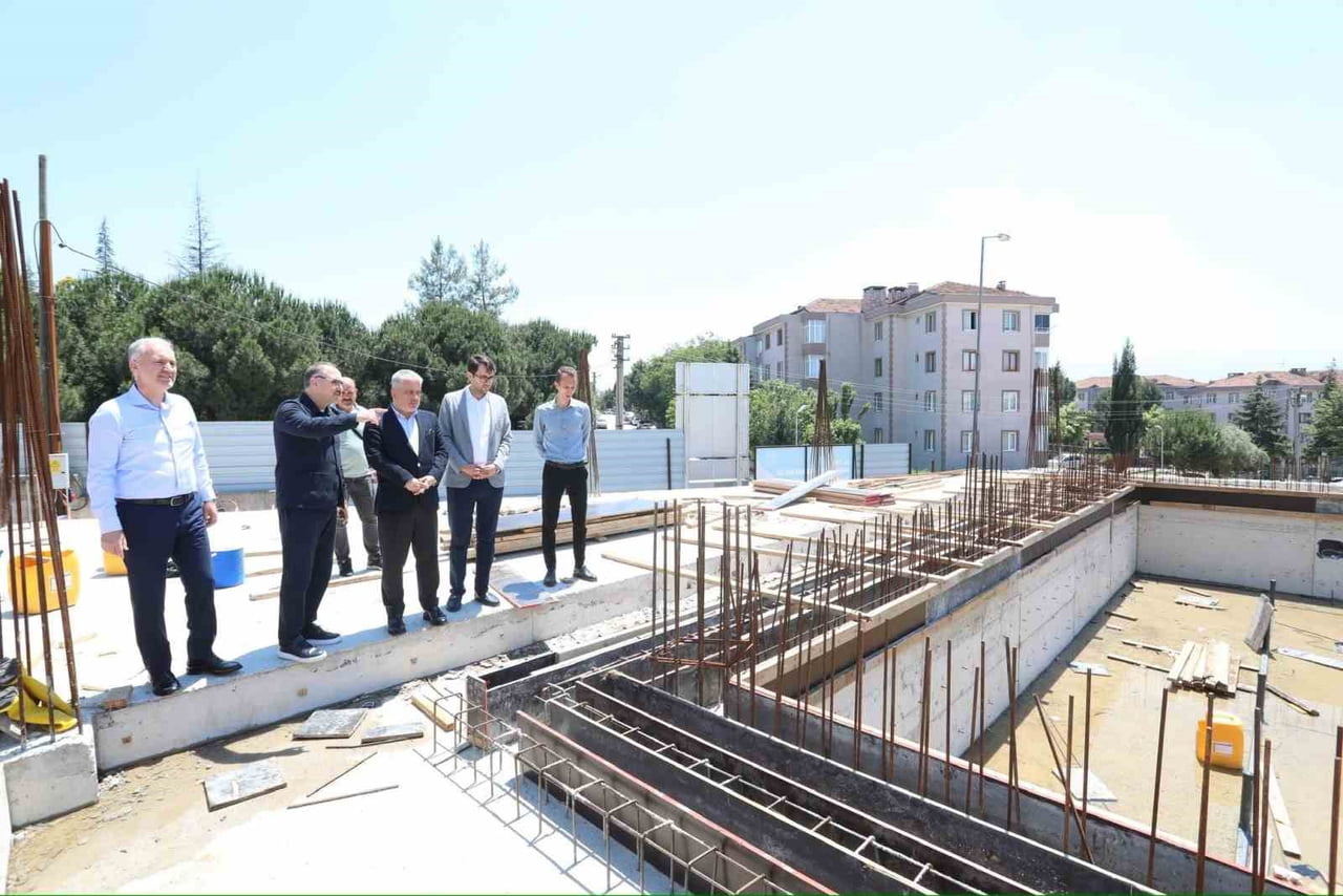 AK PARTİ BURSA MİLLETVEKİLİ AYHAN SALMAN, GENÇLİK VE SPOR BAKANLIĞI YATIRIM VE İŞLETMELER GENEL...