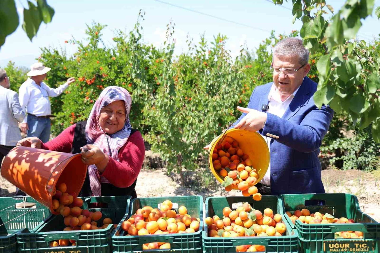 AK PARTİ DENİZLİ İL BAŞKANI MUHAMMET SUBAŞIOĞLU, DENİZLİ’NİN TARIMSAL ÜRETİMDE ÖNCÜ BÖLGELERİNİ...