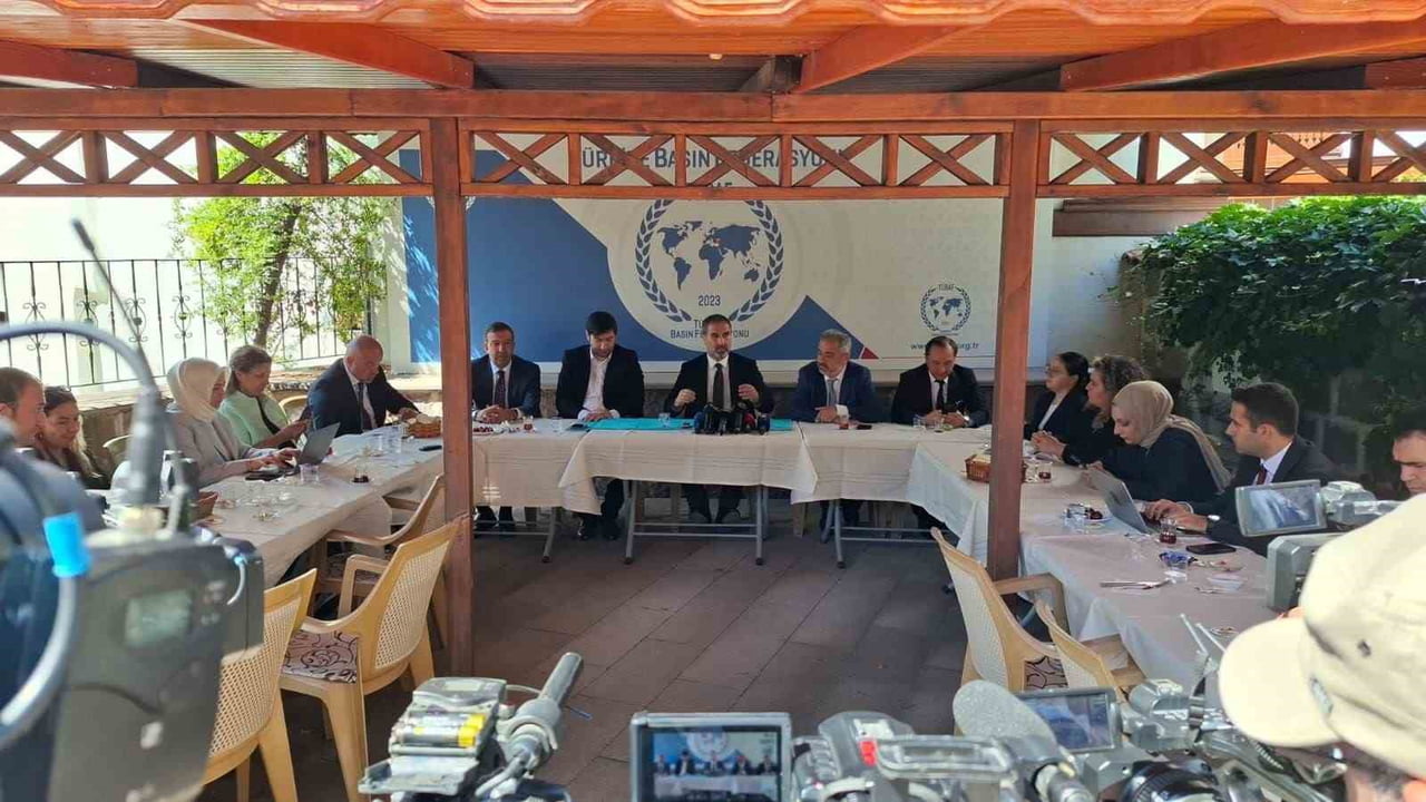 AK PARTİ GENEL BAŞKAN YARDIMCISI, AR-GE VE EĞİTİM BAŞKANI ŞEN, TÜRKİYE BASIN FEDERASYONU'NCA...