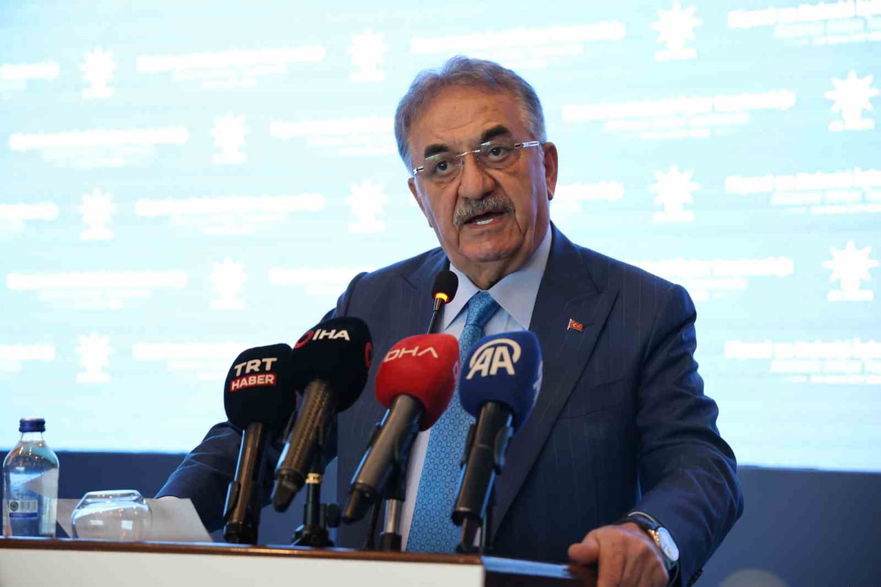 AK PARTİ GENEL BAŞKAN YARDIMCISI HAYATİ YAZICI, PROGRAMDA KONUŞMA YAPTI