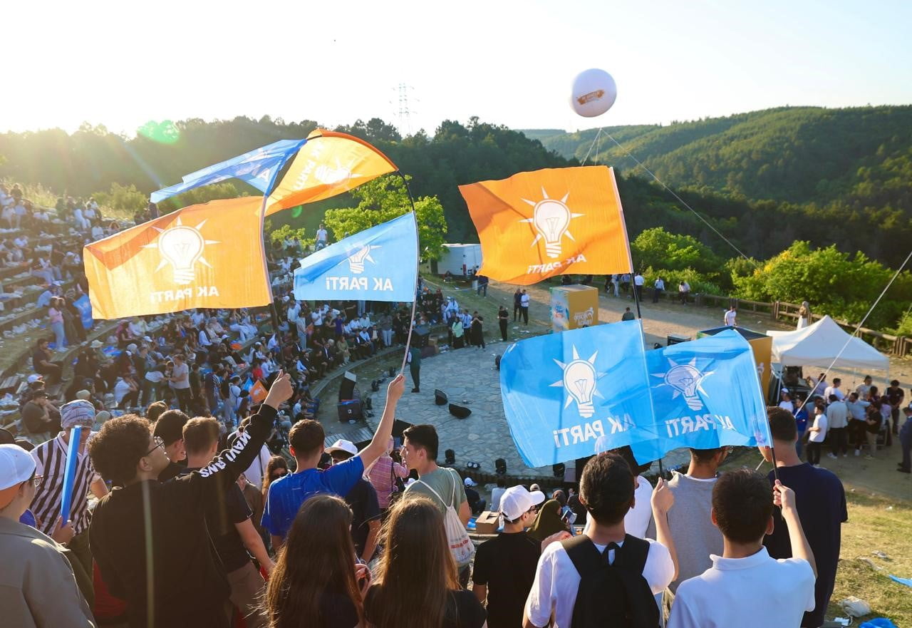 AK PARTİ İSTANBUL İL GENÇLİK KOLLARI TARAFINDAN DÜZENLENEN "YAZ ŞÖLENİ" PROGRAMI, SULTANGAZİ...