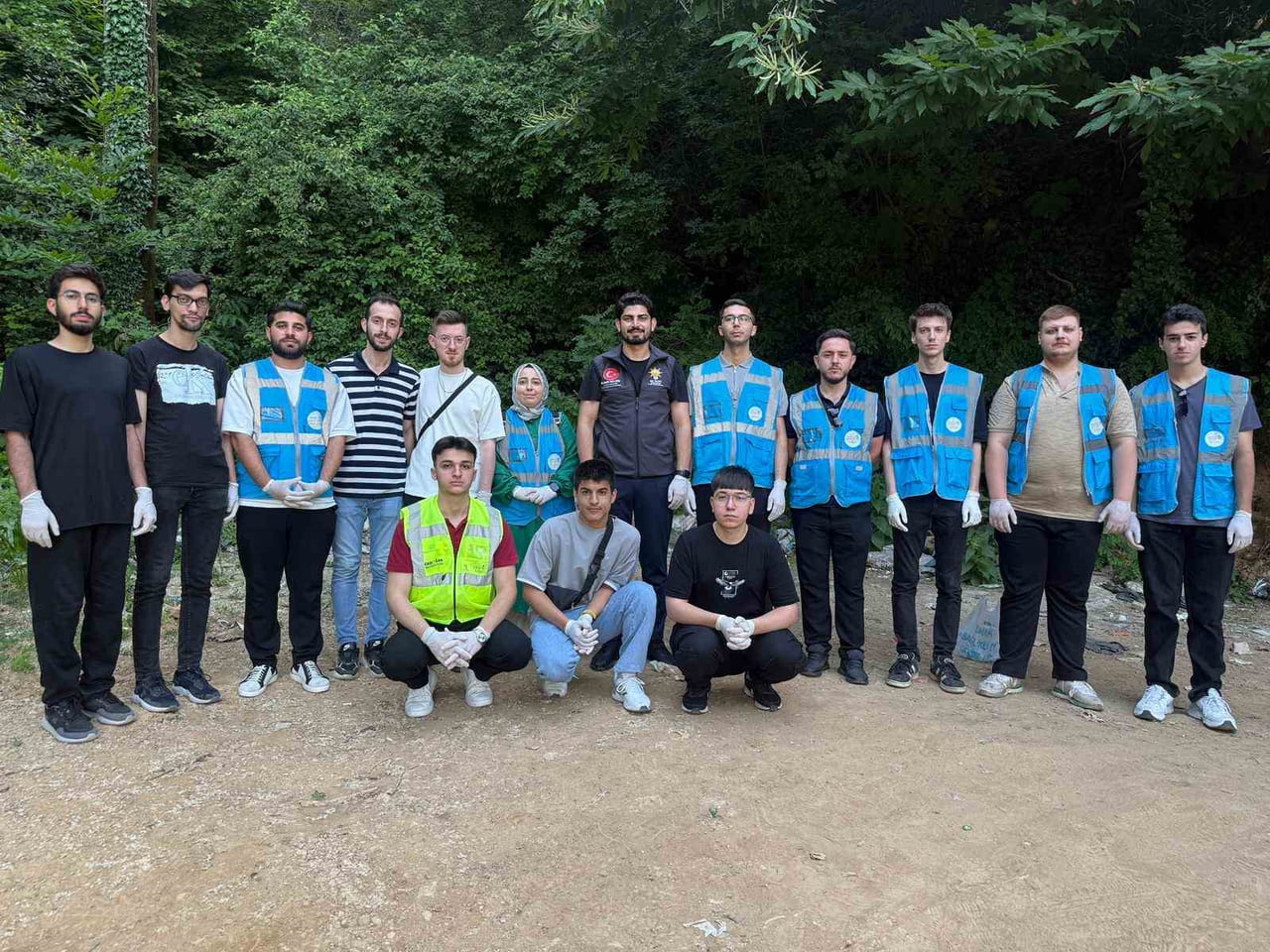 AK PARTİ OSMANGAZİ İLÇE GENÇLİK KOLLARI, ÇEVRE HAFTASI KAPSAMINDA DOĞAYA DİKKAT ÇEKMEK VE ÇEVRE...