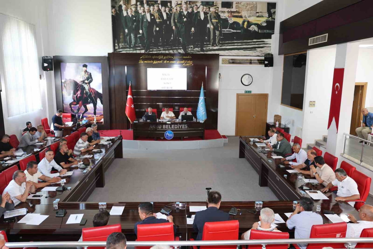 AK PARTİLİ AKSU BELEDİYE BAŞKANI İSA YILDIRIM, HAZİRAN AYI MECLİS TOPLANTISI ÖNCESİNDE YAPTIĞI...