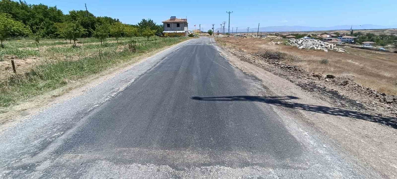 AKÇADAĞ’IN YOL AĞI GÜÇLENİYOR