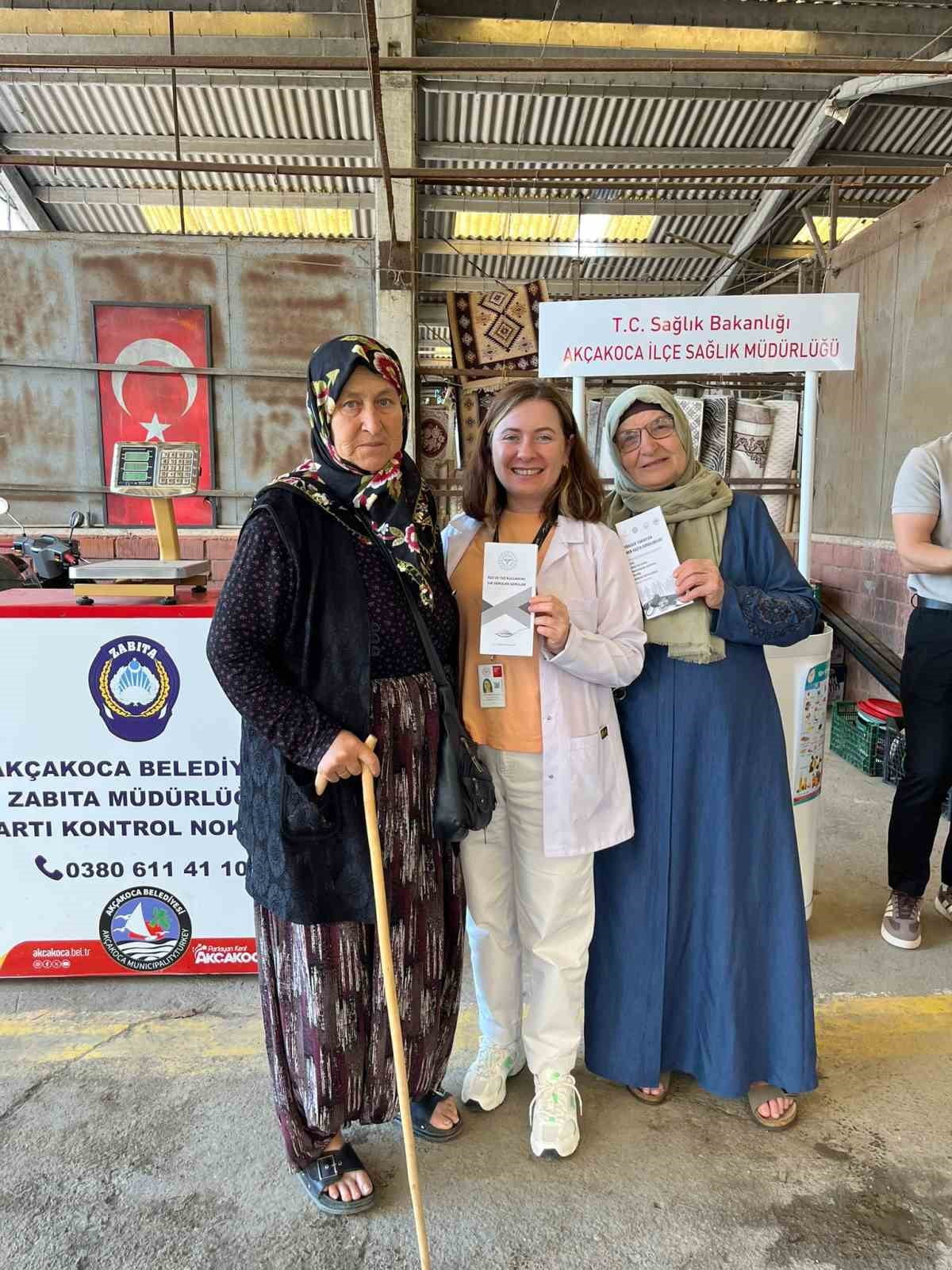 AKÇAKOCA İLÇE SAĞLIK MÜDÜRLÜĞÜ EKİPLERİ, HÜSEYİN YANMAZ KAPALI PAZAR YERİ’NDE KURULAN STANTTA...