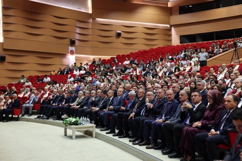 AKDENİZ ÜNİVERSİTESİ, SPOR KÜLTÜRÜNÜ GÜÇLENDİREN ÖNCÜ ÇALIŞMALARIYLA SPOR DOSTU KAMPÜS ÖDÜLÜ’NE...