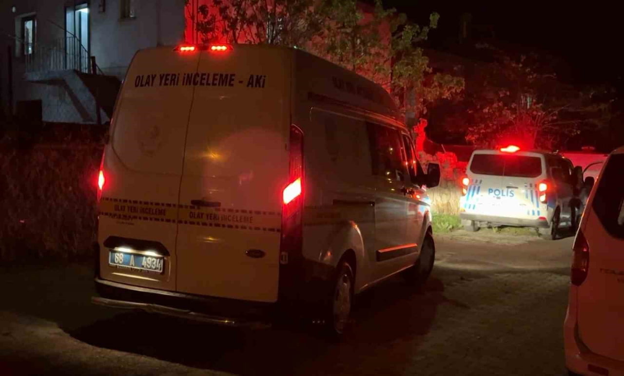 AKSARAY’DA ALKOL ALDIKTAN SONRA EVİNE GİDEN ADAM KARISINI TABANCAYLA ÖLDÜRMEKLE TEHDİT EDEREK...