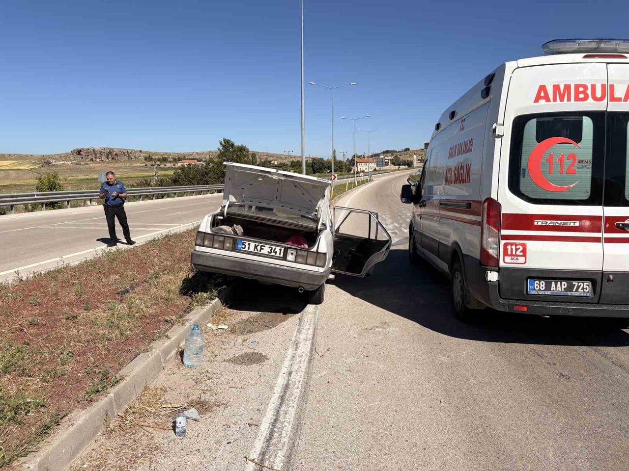 AKSARAY’DA OTOMOBİLİN MİNİBÜSE ÇARPMASI SONUCU MEYDANA GELEN TRAFİK KAZASINDA 8 KİŞİ YARALANDI....