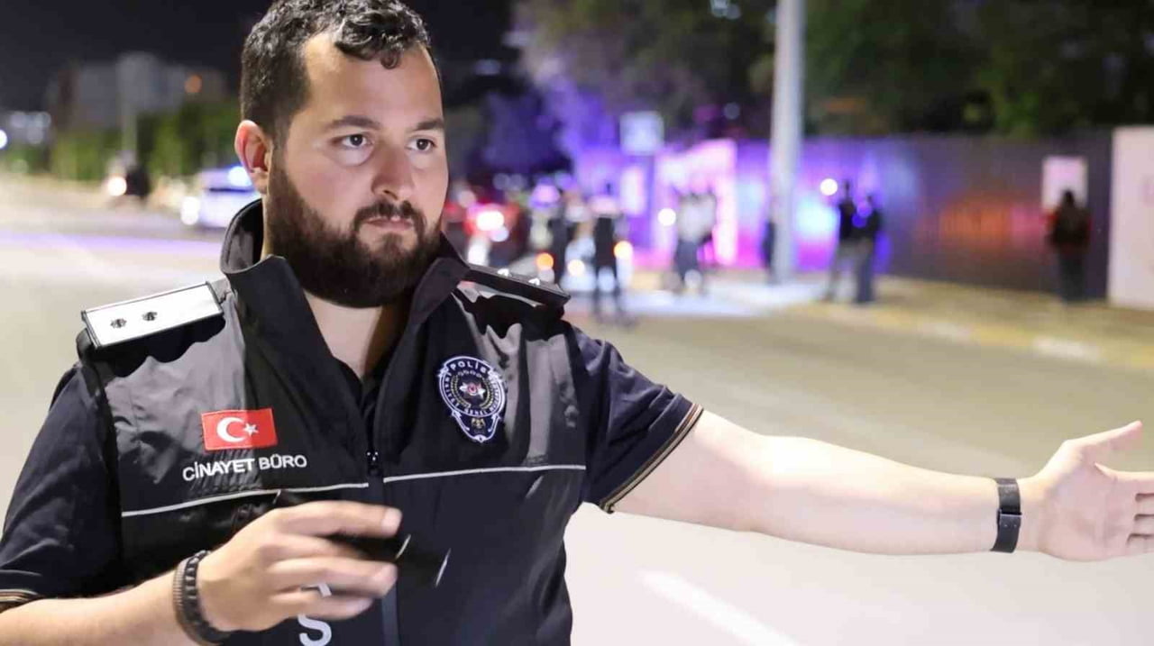 AKSARAY POLİSİ GECE YARISI "HUZURLU SOKAKLAR" ADI ALTINDA ŞOK UYGULAMA BAŞLATTI. 3 AŞAMALI OLARAK...