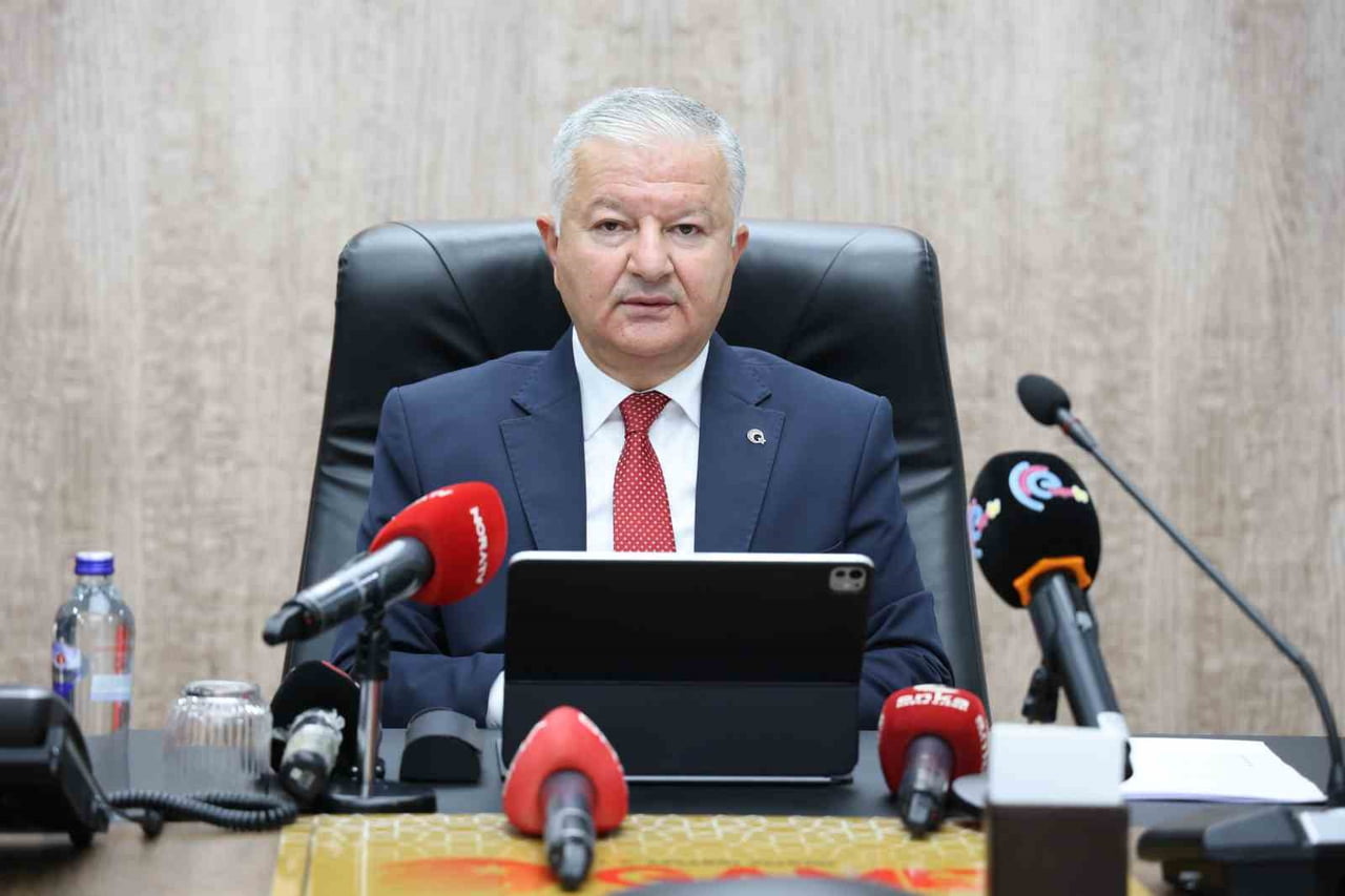 AKSARAY VALİSİ MURAT DURU, VALİLİK EK BİNASINDA İL EMNİYET MÜDÜRÜ BEKİR DEMİR VE İL JANDARMA...