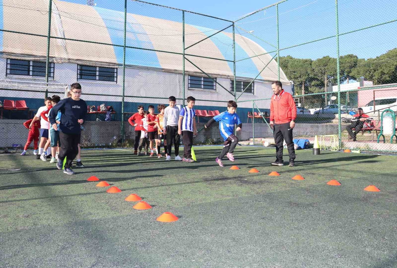 AKSU BELEDİYESİ GENÇLİK VE SPOR HİZMETLERİ MÜDÜRLÜĞÜ TARAFINDAN DÜZENLENEN YAZ SPOR KURSLARI, 6...