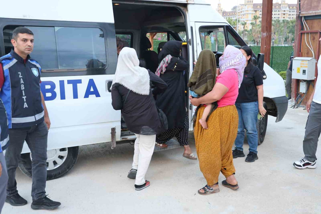 AKSU BELEDİYESİ ZABITA MÜDÜRLÜĞÜ EKİPLERİ, İLÇE GENELİNDE KAMU DÜZENİNİ SAĞLAMAK, VATANDAŞLARIN...