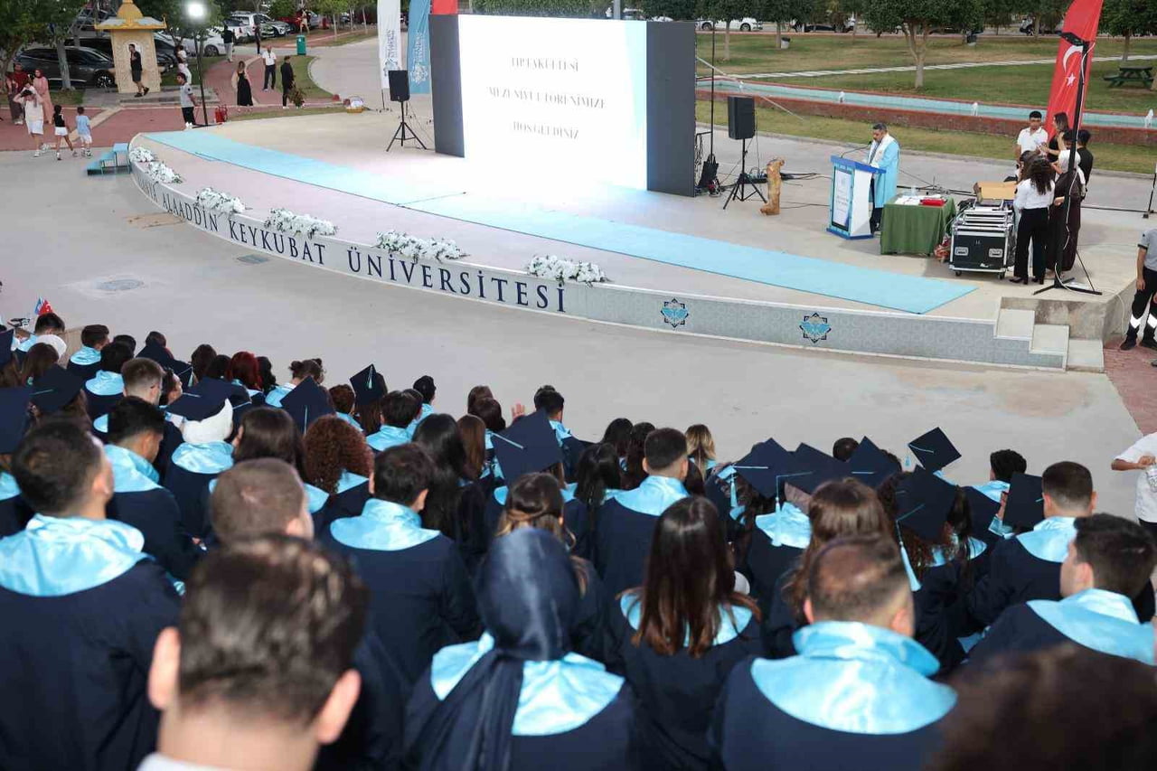 ALANYA ALAADDİN KEYKUBAT ÜNİVERSİTESİ (ALKÜ) TIP FAKÜLTESİ, 2025-2026 AKADEMİK YILI MEZUNİYET...