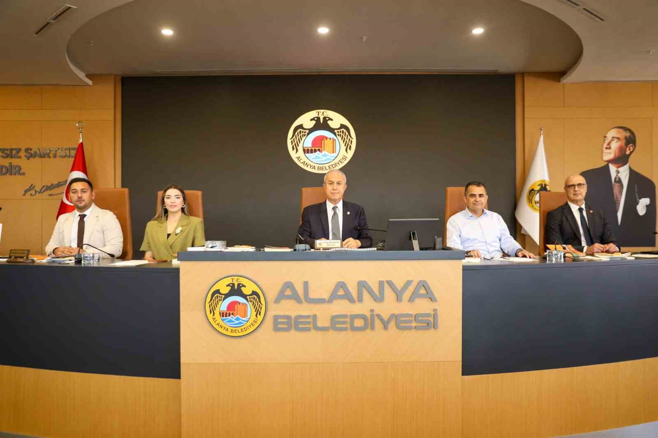 ALANYA BELEDİYESİ HAZİRAN AYI OLAĞAN MECLİS TOPLANTISI’NDA KONUŞAN BELEDİYE BAŞKANI OSMAN TARIK...