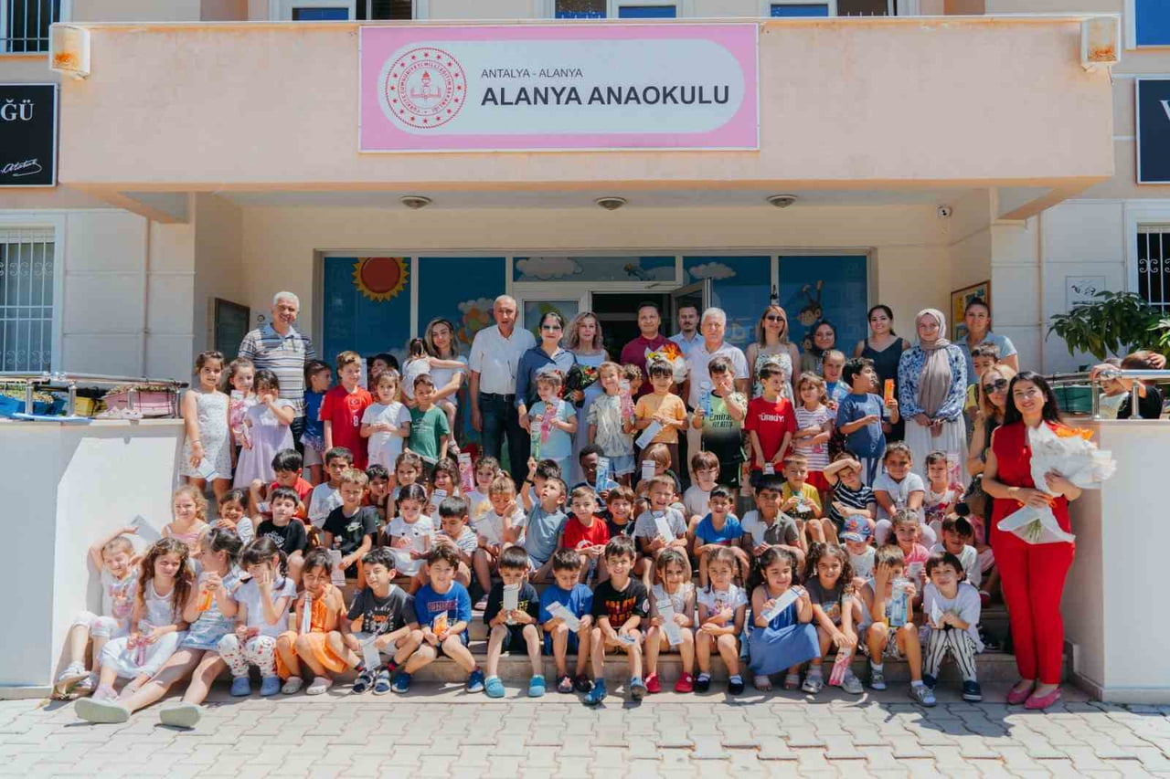 ALANYA BELEDİYESİ İLE İLÇE MİLLİ EĞİTİM MÜDÜRLÜĞÜ İŞ BİRLİĞİNDE YÜRÜTÜLEN "HİJYEN VE ÇEVRE...