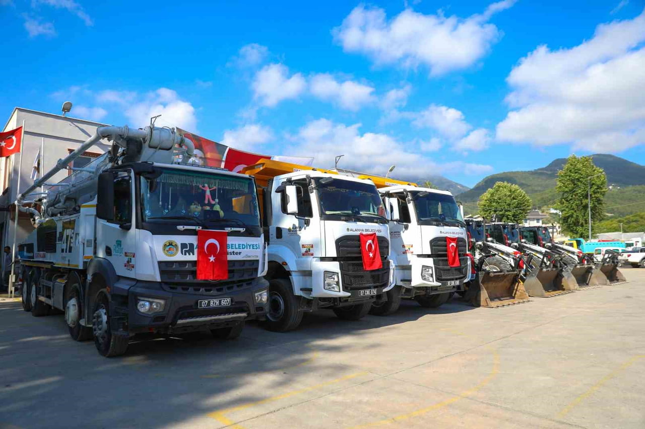 ALANYA BELEDİYESİ, KENT GENELİNDEKİ ALTYAPI VE ÜSTYAPI ÇALIŞMALARINI DAHA HIZLI VE ETKİN...