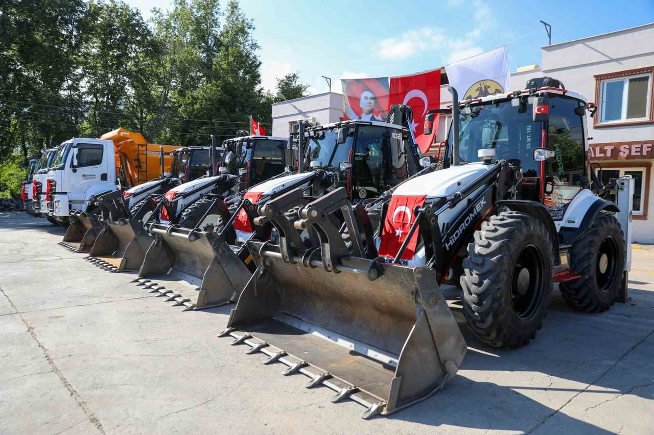 ALANYA BELEDİYESİ, KENT GENELİNDEKİ ALTYAPI VE ÜSTYAPI ÇALIŞMALARINI DAHA HIZLI VE ETKİN...