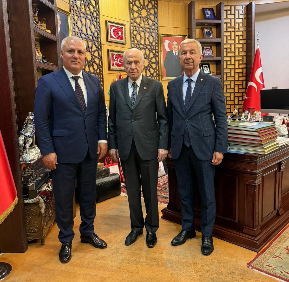 ALANYA TİCARET VE SANAYİ ODASI (ALTSO) BAŞKANI ERAY ERDEM, MHP GENEL BAŞKANI DEVLET BAHÇELİ’Yİ...