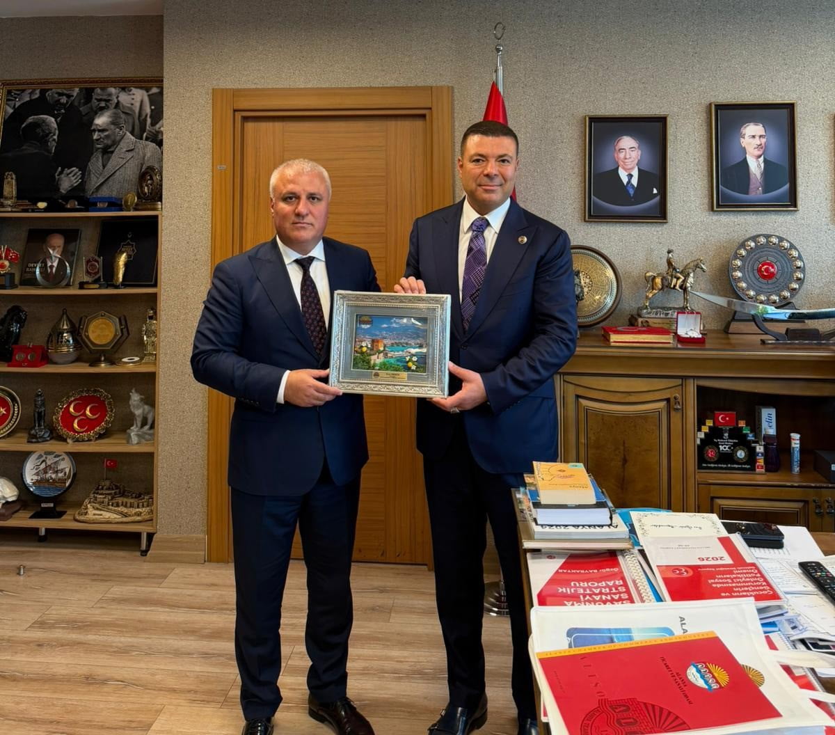 ALANYA TİCARET VE SANAYİ ODASI (ALTSO) BAŞKANI ERAY ERDEM, MHP GENEL BAŞKANI DEVLET BAHÇELİ’Yİ...