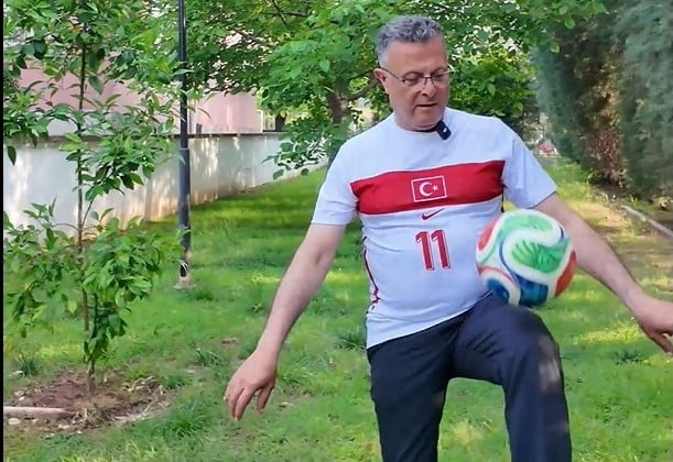 ALAŞEHİR BELEDİYESİ, DÜNYA KUPASI'NDA MÜCADELE EDECEK A MİLLİ TAKIM'A DESTEK VERMEK AMACIYLA...