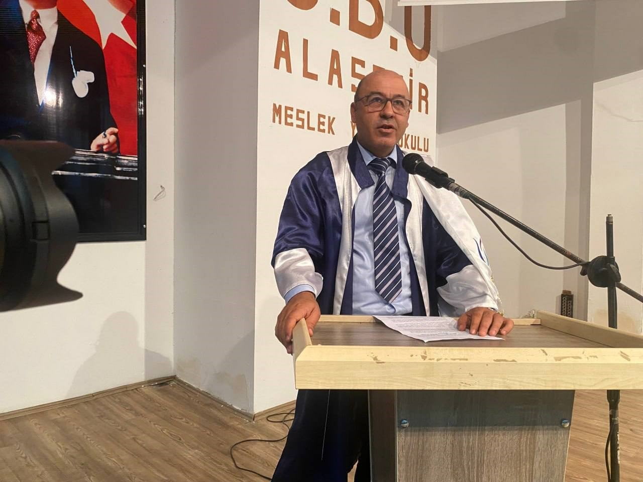 ALAŞEHİR MESLEK YÜKSEKOKULU MÜDÜRÜ PROF. DR. SİNAN ANLAŞ GÜNÜN ANLAM VE ÖNEMİNE İLİŞKİN KONUŞMA...