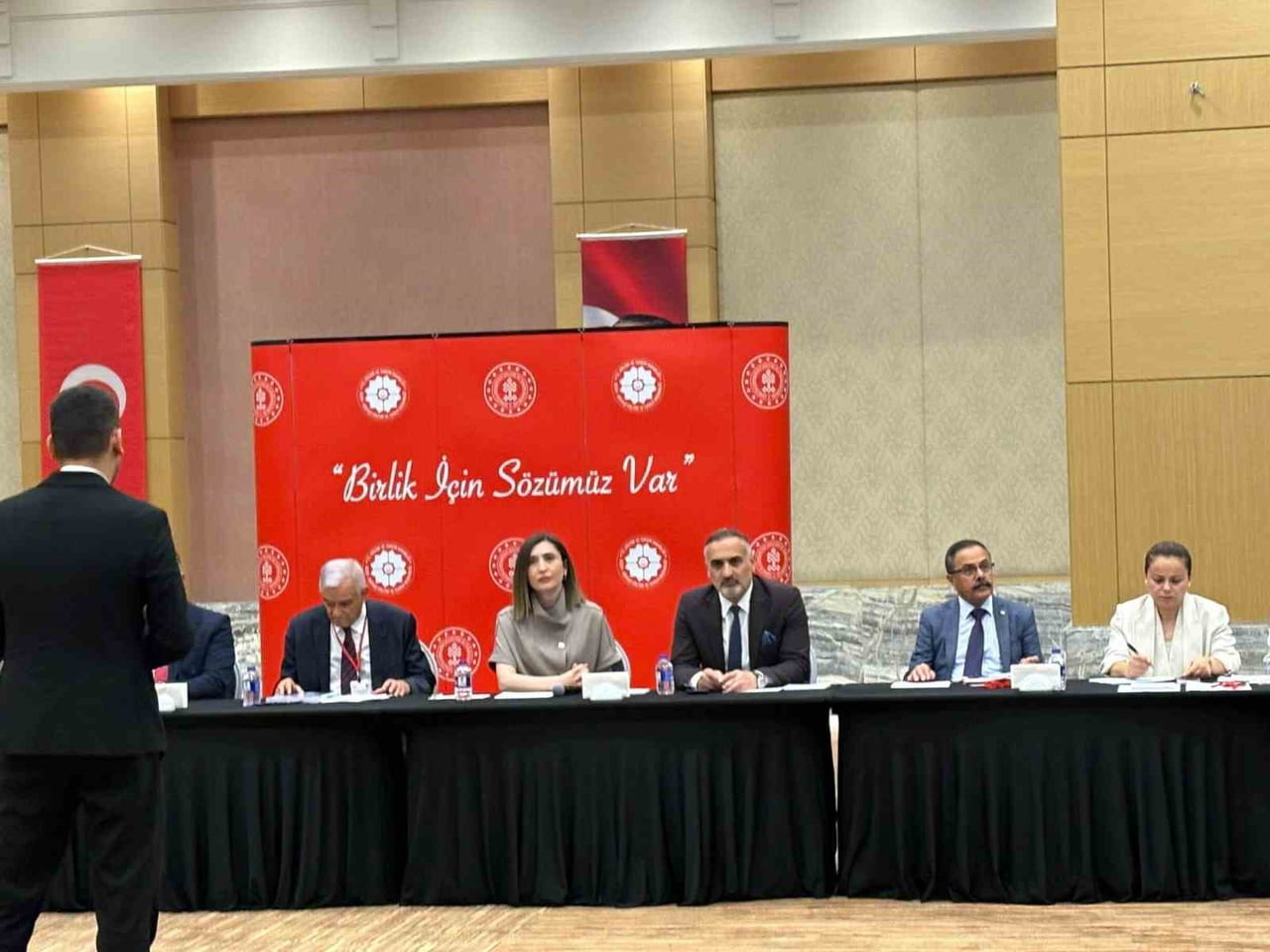 ALEVİ-BEKTAŞİ KÜLTÜR VE CEMEVİ BAŞKANLIĞI TARAFINDAN DÜZENLENEN 3’ÜNCÜ ALEVİLİK VE BEKTAŞİLİK...