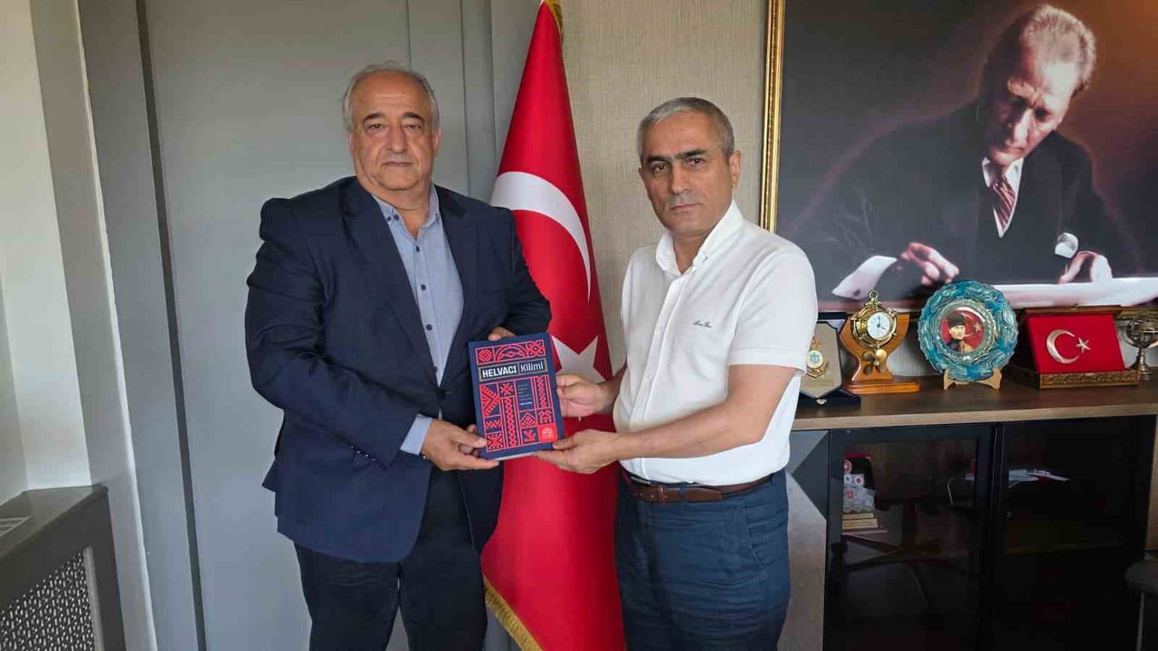 ALİAĞA BELEDİYE BAŞKAN YARDIMCISI MESUT ÖZTÜRK, KAYMAKAM ZEKERİYA GÜNEY’İ ZİYARET EDEREK ALİAĞA...