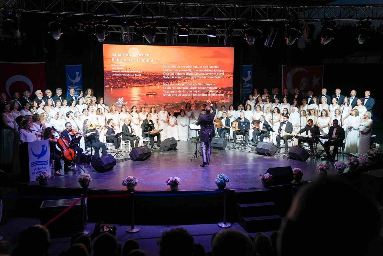 ALİAĞA BELEDİYESİ SANAT EVİ (ASEV) SANAT GÜNLERİ KAPSAMINDA DÜZENLENEN KONSER, SANATSEVERLERE...