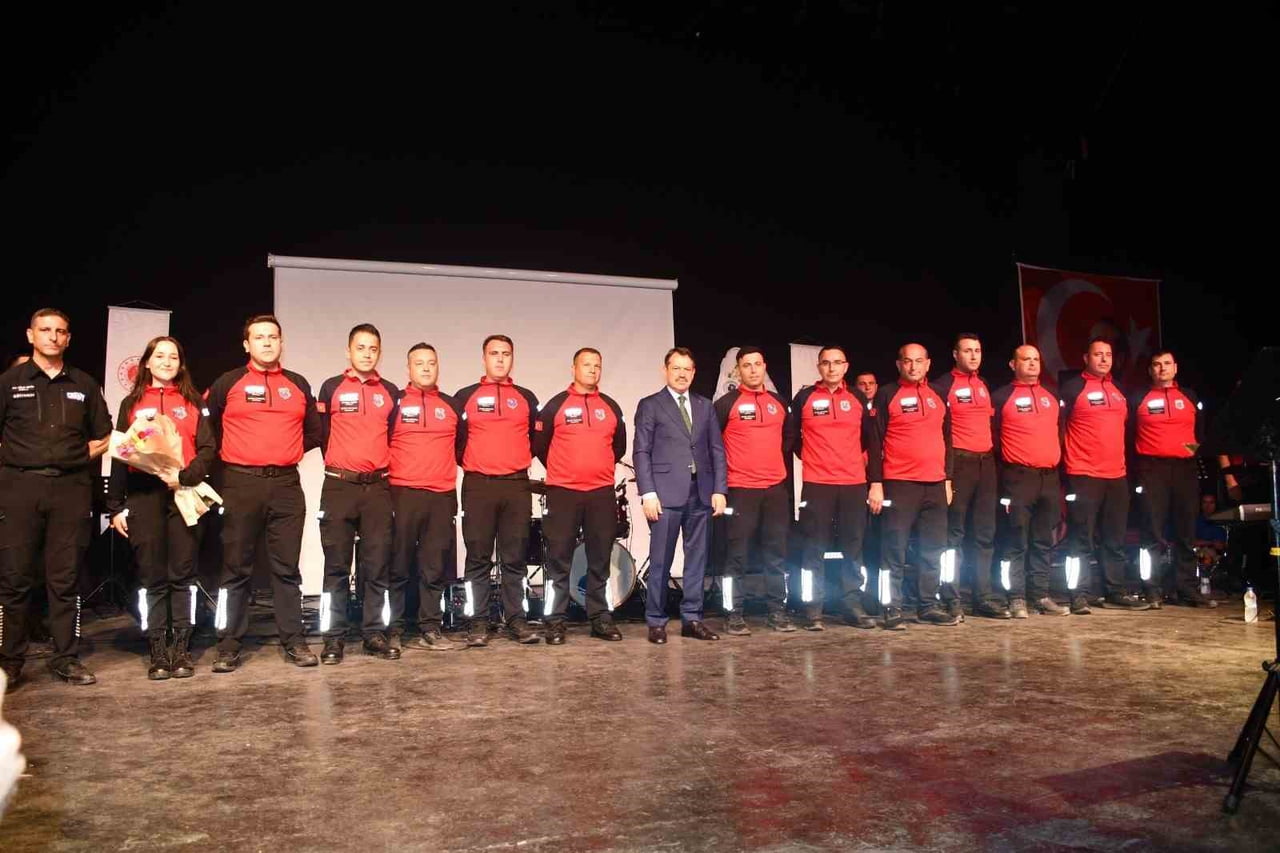 ALİAĞA İLÇESİNDE, BU YIL İLK KEZ KUTLANAN 6 HAZİRAN CEZA İNFAZ PERSONELİ GÜNÜ KAPSAMINDA KONSER...
