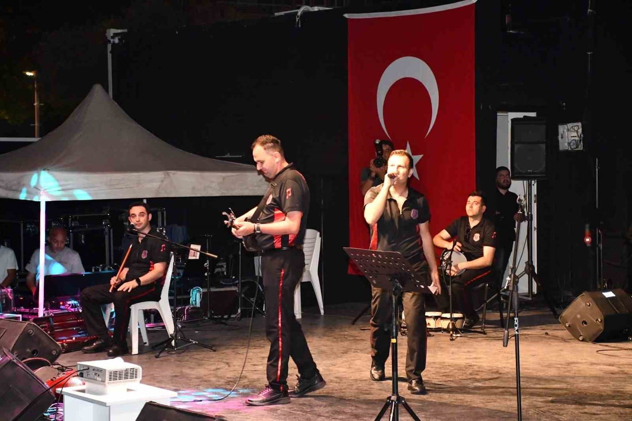 ALİAĞA İLÇESİNDE, BU YIL İLK KEZ KUTLANAN 6 HAZİRAN CEZA İNFAZ PERSONELİ GÜNÜ KAPSAMINDA KONSER...