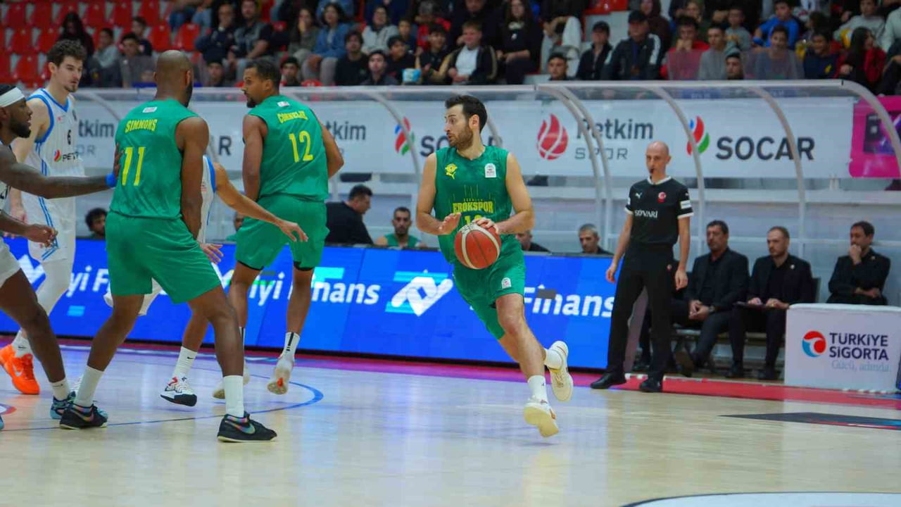 ALİAĞA PETKİMSPOR, EROKSPOR’DAN THOMAS AKYAZILI’YI KADROSUNA KATTI