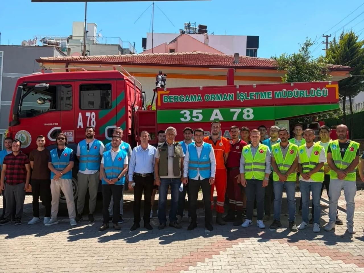 ALİAĞA ÜLKÜ OCAKLARI, ORMAN YANGINLARIYLA MÜCADELE ÇALIŞMALARI KAPSAMINDA BERGAMA ORMAN İŞLETME...