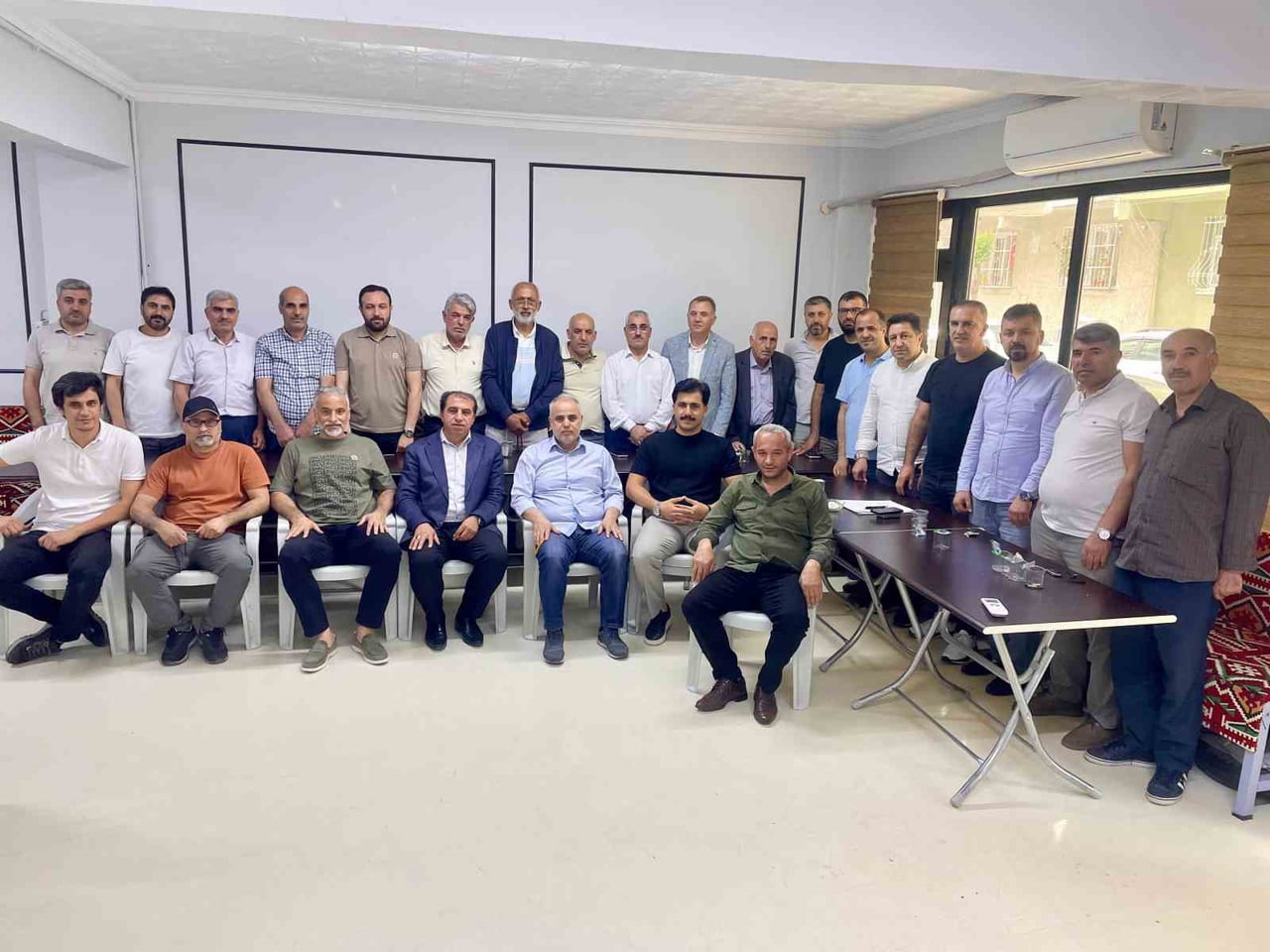 ALİKANLILAR DERNEĞİ'NDE ABUZER ALTUN GÜVEN TAZELEDİ