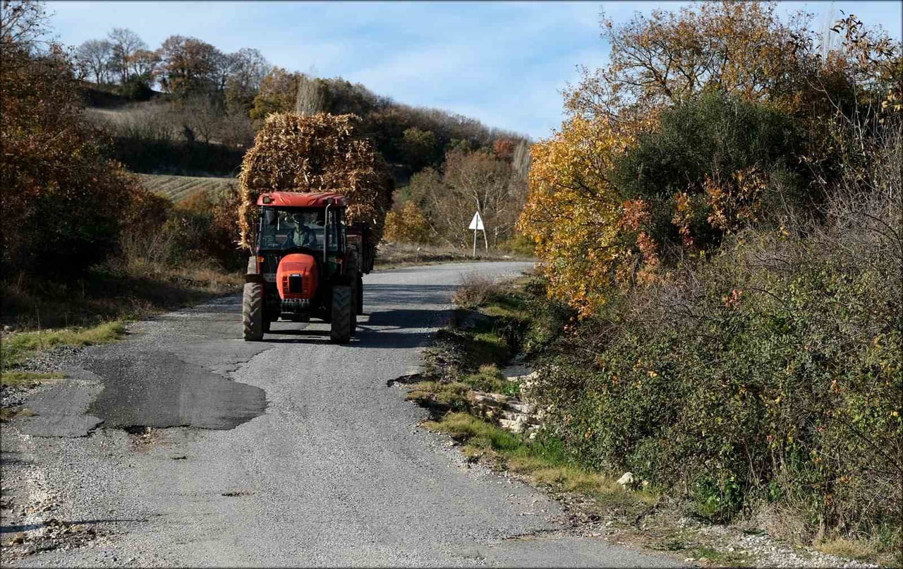 ALTIEYLÜL'DE  KIRSAL ULAŞIM AĞI GÜÇLENİYOR