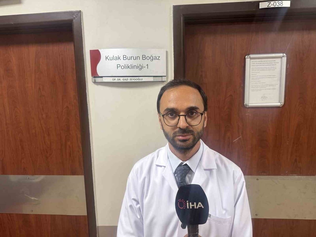 AMELİYAT HAKKINDA BİLGİ VEREN OP. DR. GAZİ ZEYDOĞLU, HASTANIN UZUN YILLARDIR KULAKTA AĞRI, BASINÇ...
