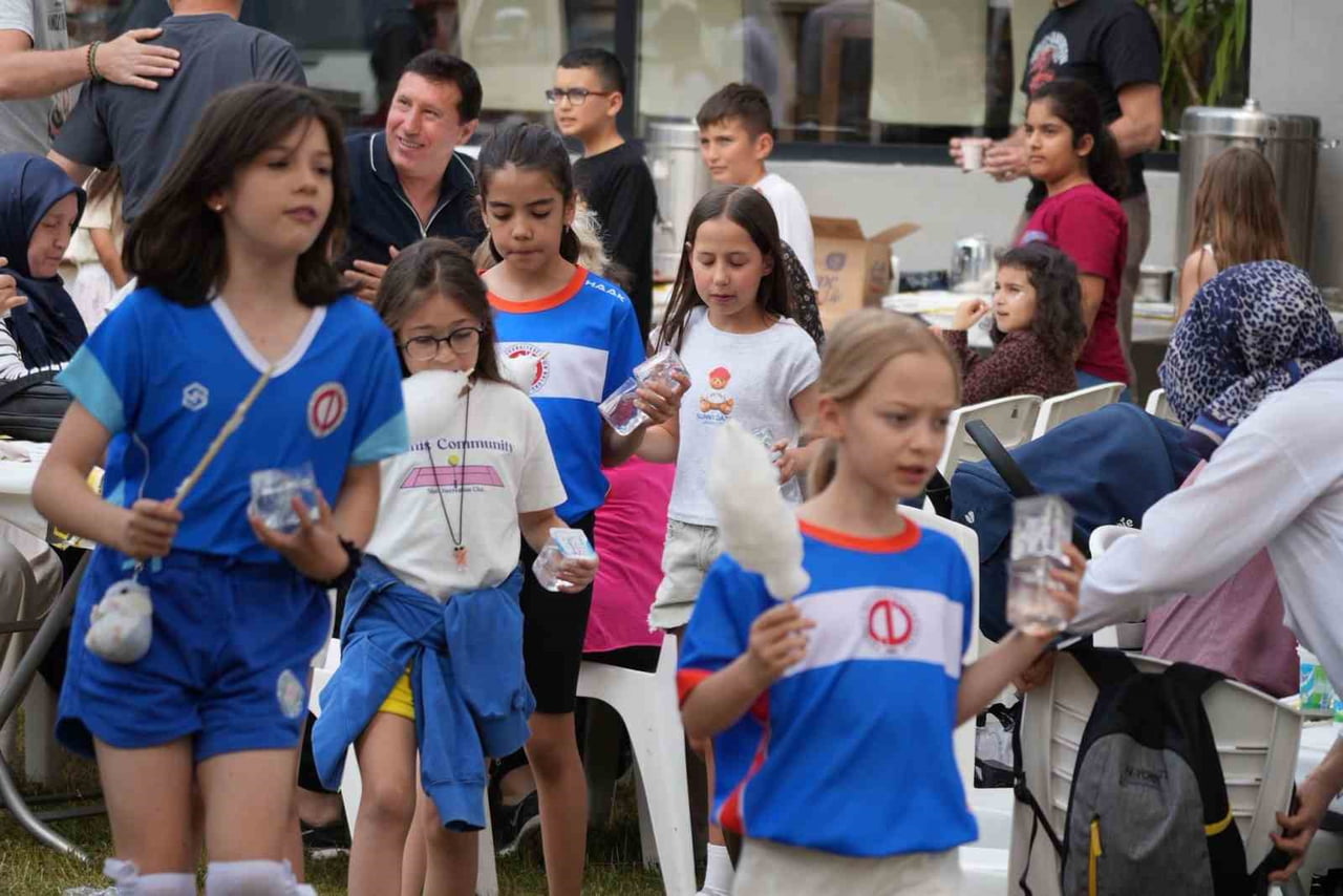 ANADOLU ÜNİVERSİTESİ SPOR KULÜBÜ, ÖĞRENCİLERİ, VELİLERİ VE ANTRENÖRLERİNİ DÜZENLEDİĞİ GENİŞ...
