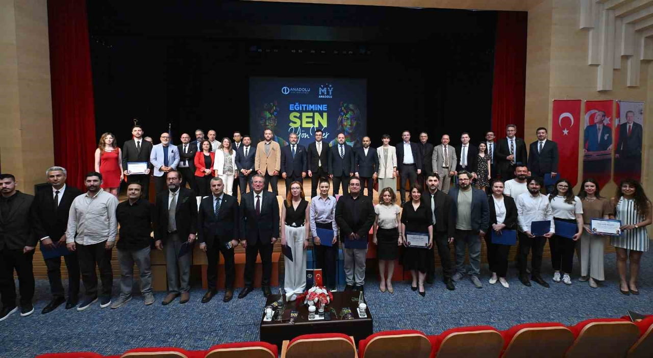 ANADOLU ÜNİVERSİTESİ TARAFINDAN YÜKSEKÖĞRETİMDE ESNEK VE YAŞAM BOYU ÖĞRENMEYİ DESTEKLEYEN MİKRO...