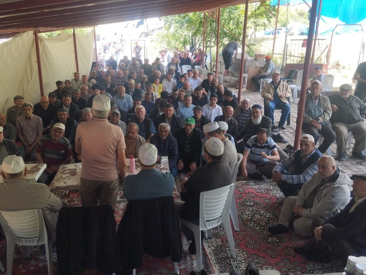 ANKARA'NIN BEYPAZARI İLÇESİNDE YAĞAN YAĞMURLAR SEBEBİYLE ŞÜKÜR DUASI DÜZENLENDİ.