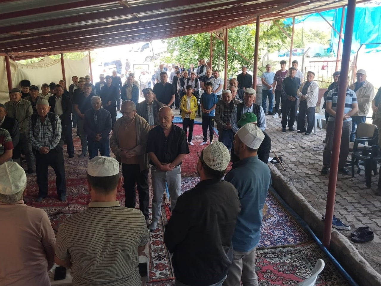 ANKARA'NIN BEYPAZARI İLÇESİNDE YAĞAN YAĞMURLAR SEBEBİYLE ŞÜKÜR DUASI DÜZENLENDİ.