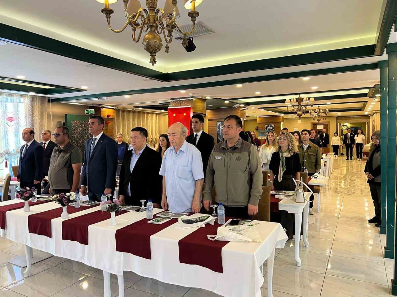 ANKARA'NIN HAYMANA İLÇESİ SINIRLARI İÇİNDE YETİŞEN ENDEMİK ‘HAYMANA ZARİF AK YILDIZI’ İÇİN TÜR...