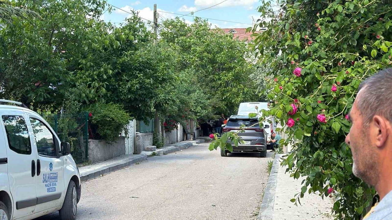 ANKARA'NIN POLATLI İLÇESİNDE MEYDANA GELEN AKRABA TARTIŞMASINDA, 56 YAŞINDAKİ GÜLHAN ŞAHİN...