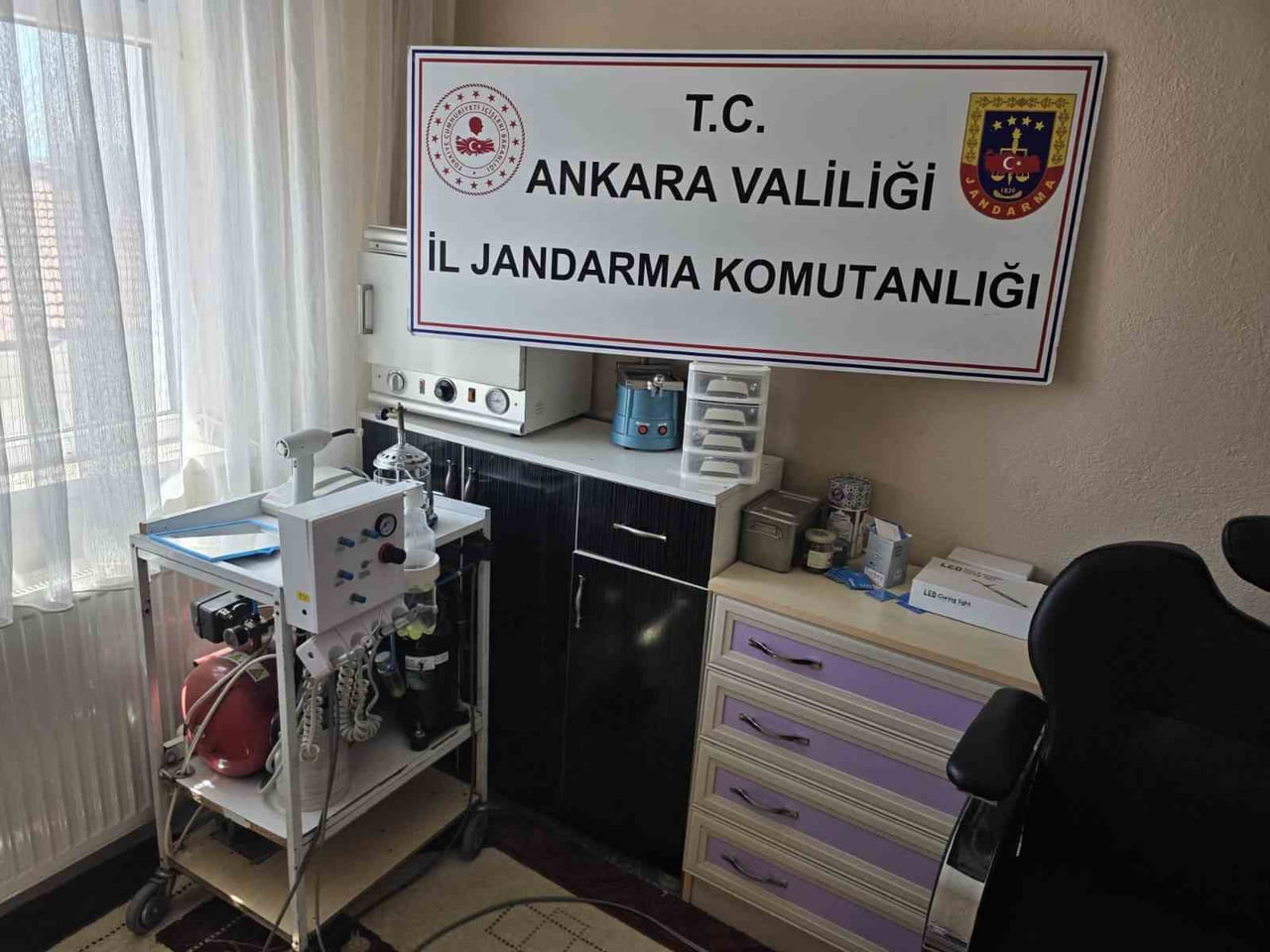ANKARA’DA, YETKİSİ OLMADIĞI HALDE KANUNA AYKIRI ŞEKİLDE DİŞ TEDAVİSİ YAPARAK HAKSIZ KAZANÇ ELDE...
