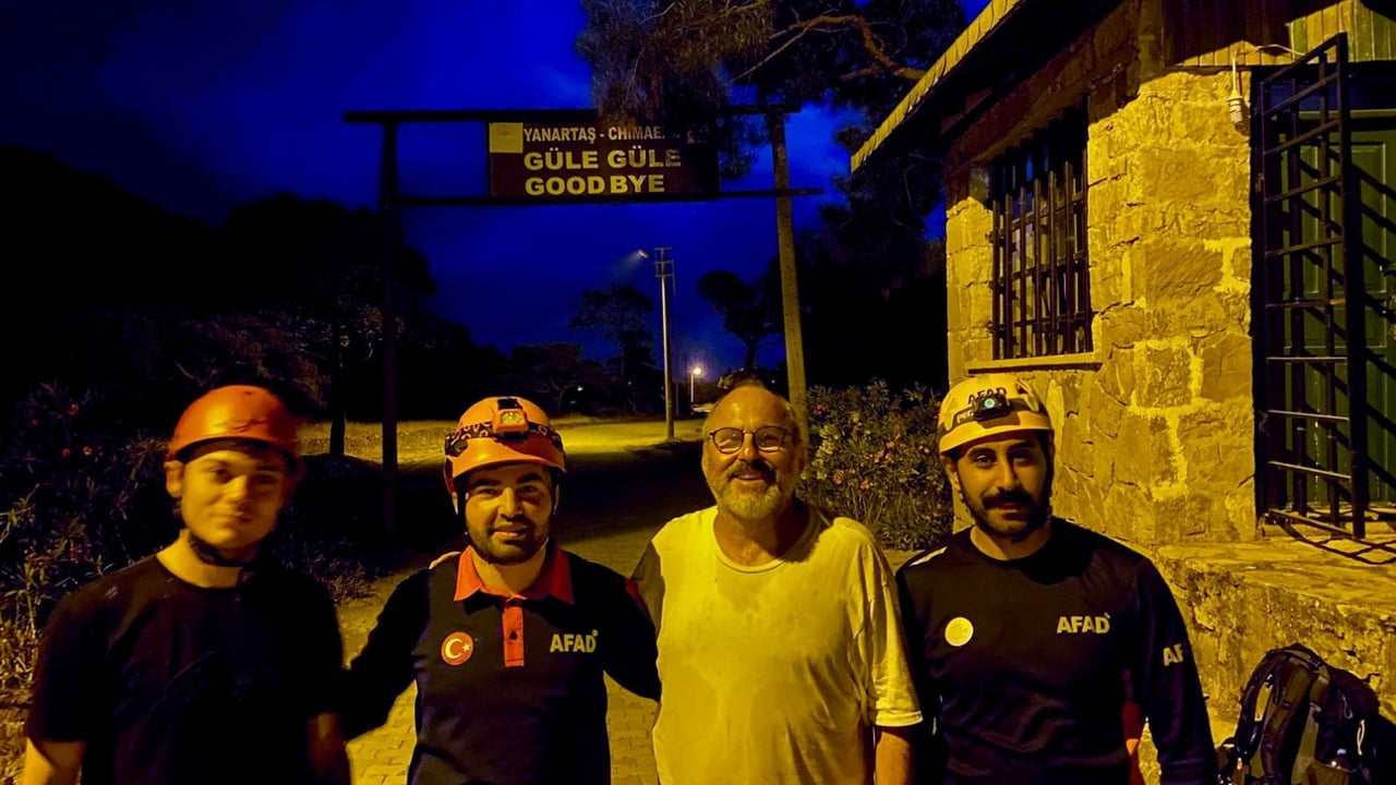 ANTALYA'DA ORMANLIK ALANDA YÜRÜYÜŞ YAPARKEN KAYBOLAN ALMAN UYRUKLU ŞAHIS AFAD VE JANDARMA EKİPLERİ...
