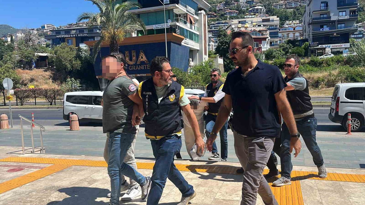 ANTALYA'NIN ALANYA İLÇESİNDE ÇIKAN TARTIŞMADA POMPALI TÜFEKLE VURULARAK HAYATINI KAYBEDEN 40...