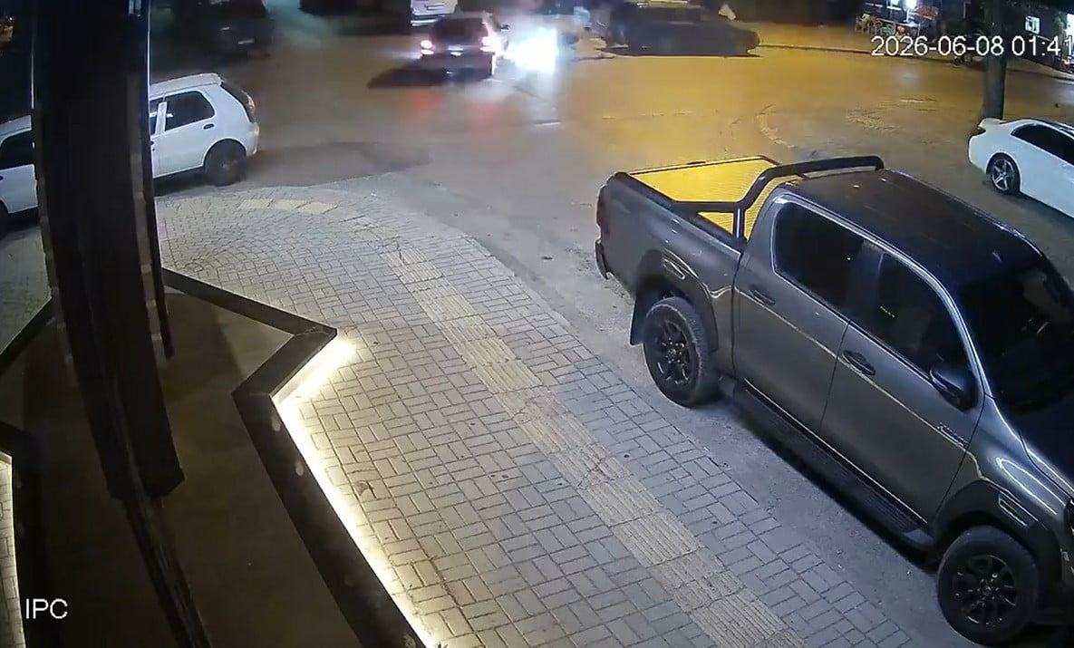 ANTALYA'NIN ALANYA İLÇESİNDE OTOMOBİL İLE MOTOSİKLETİN ÇARPIŞMASI SONUCU MEYDANA GELEN TRAFİK...
