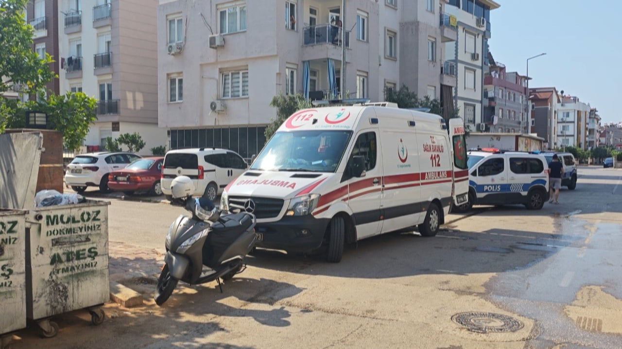 ANTALYA'NIN KEPEZ İLÇESİNDE PSİKOLOJİK SORUNLARI OLDUĞU İDDİA EDİLEN GENÇ KADIN, YAŞADIĞI EVDE...