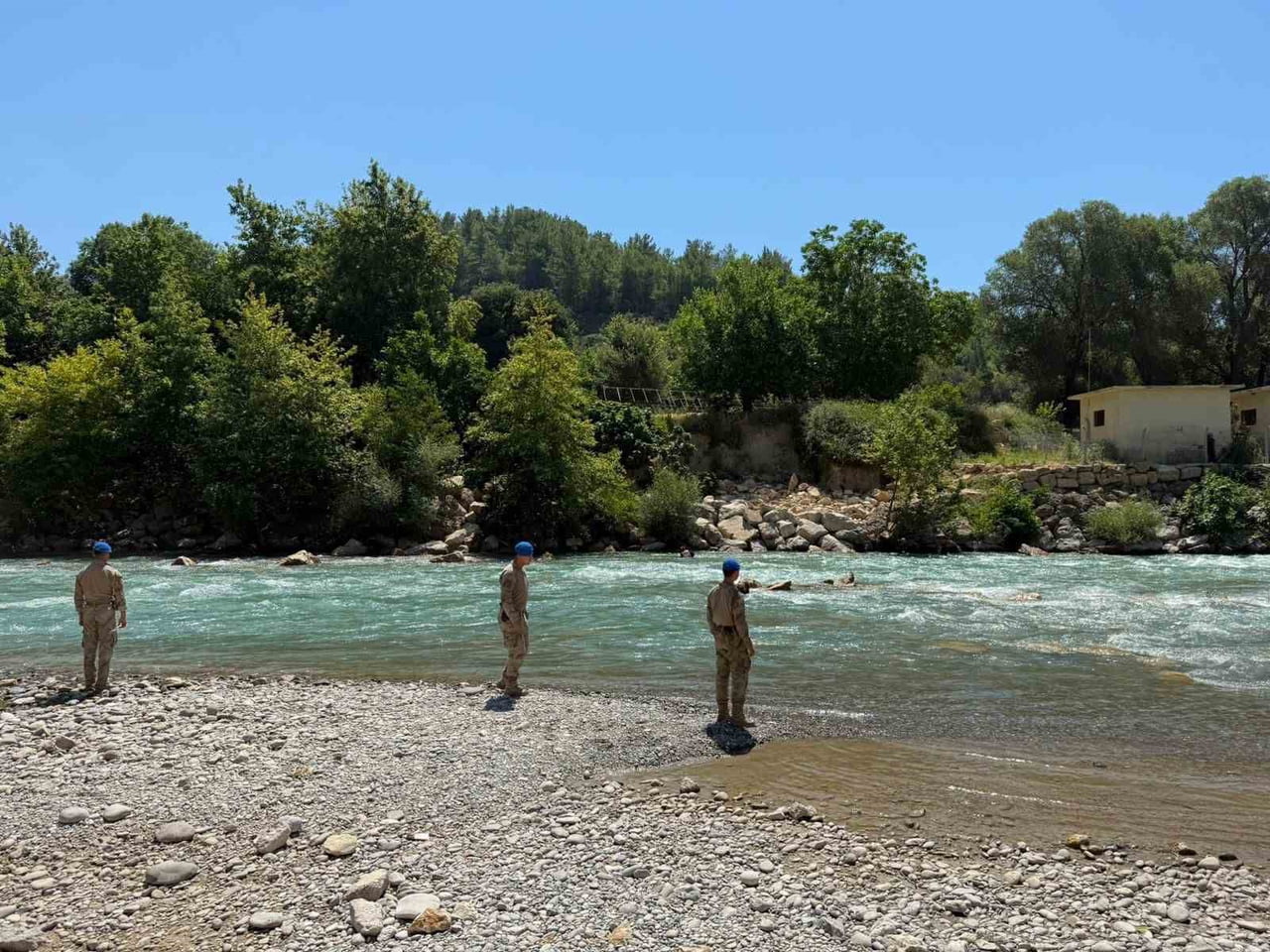 ANTALYA'NIN MANAVGAT İLÇESİNDE ALARA ÇAYI'NDA KAYBOLAN KİŞİNİN BULUNMASI İÇİN BAŞLATILAN ARAMA...