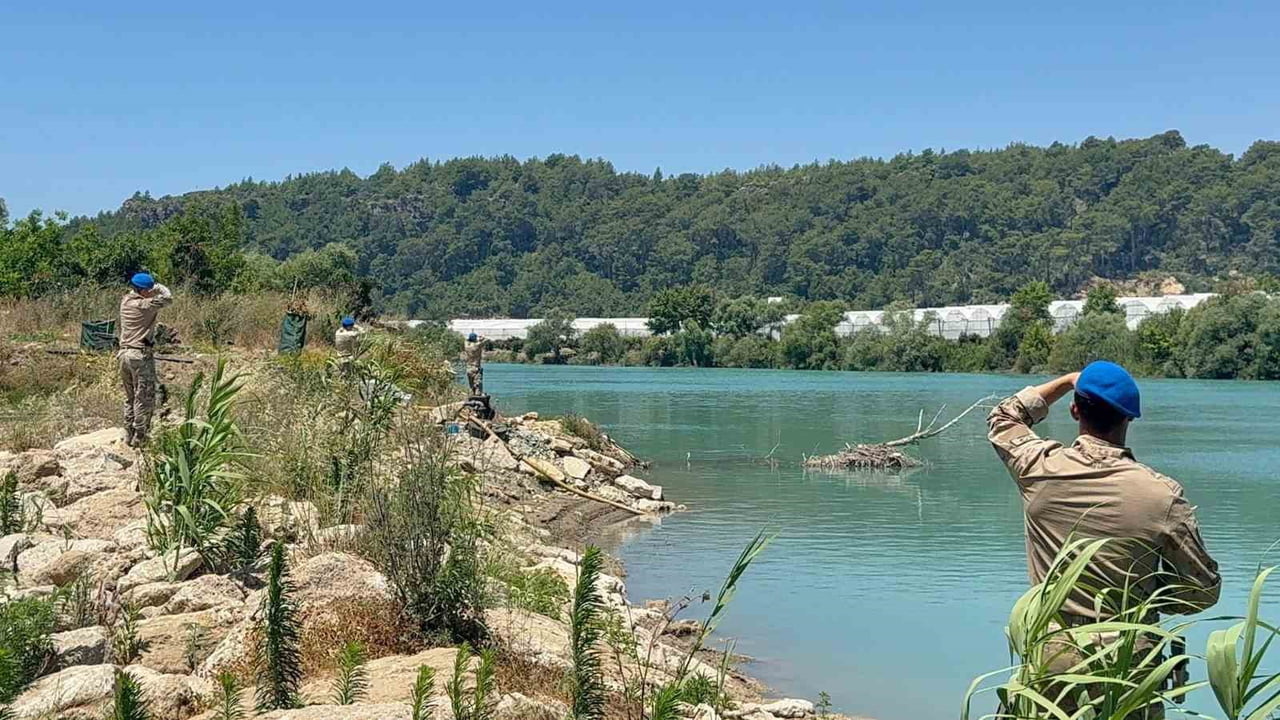 ANTALYA'NIN MANAVGAT İLÇESİNDE ALARA ÇAYI'NDA YÜZMEK İÇİN GİRDİKTEN SONRA KAYBOLAN 25 YAŞINDAKİ...